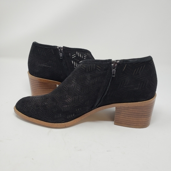 1. State Iddah Black Perforated Cutaway Booties size 10 - Picture 5 of 8